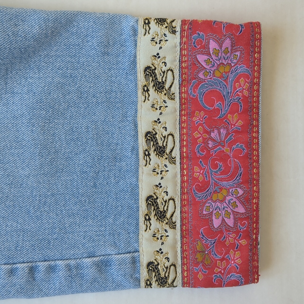 Vtg. London Jean Asian Dragon Embroidered High Rise Cropped Mom Jeans 10 Blue - Picture 10 of 13